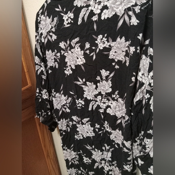 Spiritual Gangster OS beautiful floral kimono - Picture 5 of 6